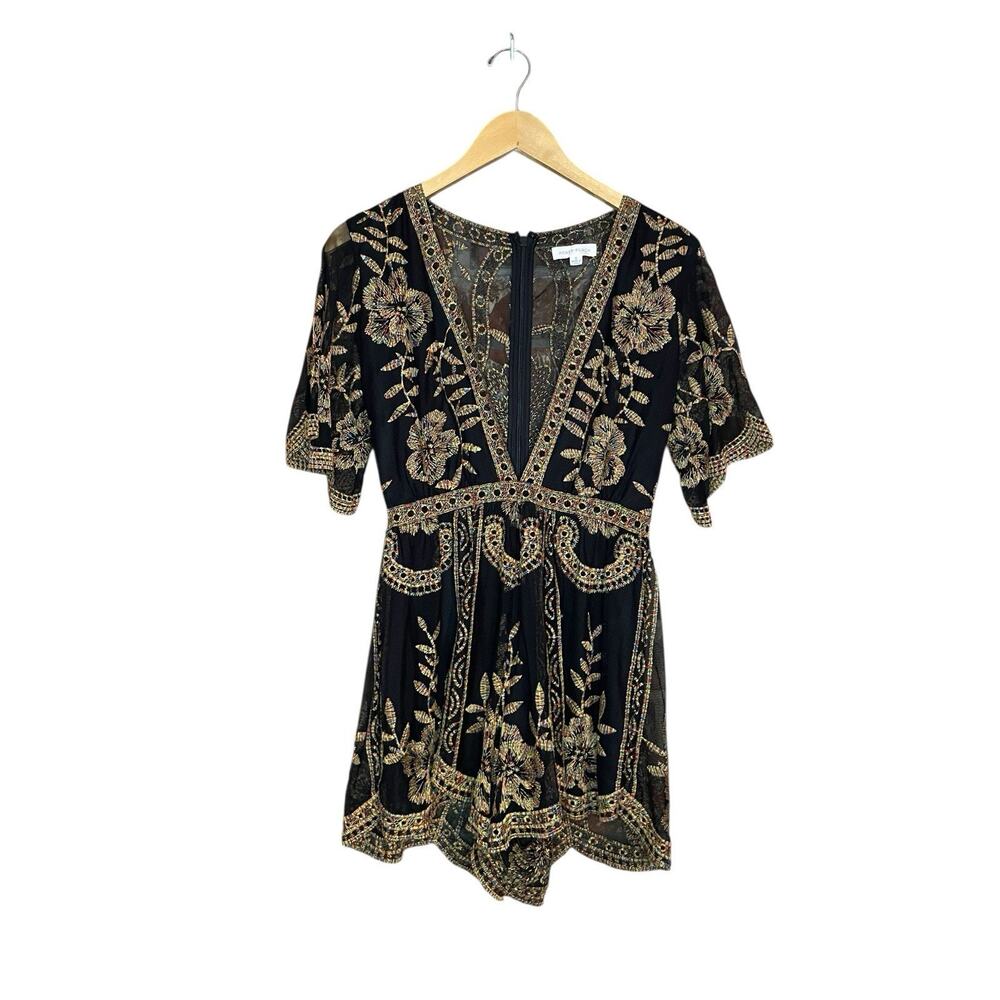 Honey Punch Floral Embroidered Romper Size Small Deep V-neck Romantic Boho Femme